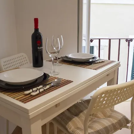 Apartment Terreirinho By The Castle Lissabon